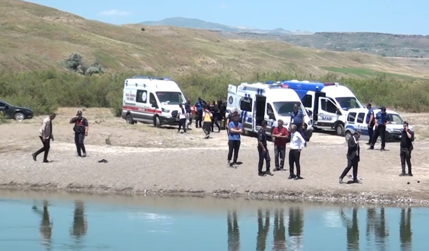 Sivas'ta Kahramanmaraşlı Aileyi Yasa Boğan Facia: 13 Yaşındaki Çocuk Akıntıya Kapıldı!