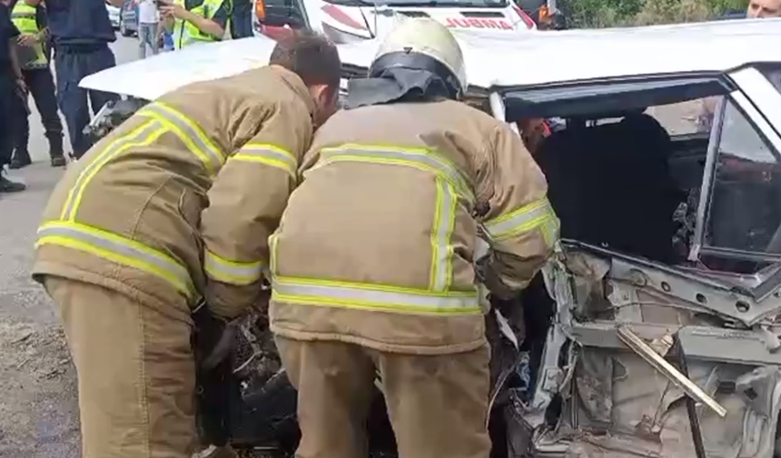 Safranbolu’da Feci Kaza! Tırla Çarpışan Otomobil Hurdaya Döndü: 1 Ölü, 2 Ağır Yaralı