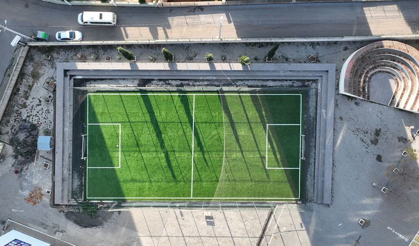 Kahramanmaraş'a 78 Milyon TL'lik Dev Spor Yatırımı! 31 Yeni Halı Saha Hizmete Açıldı