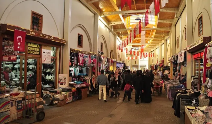 Kahramanmaraş'ta Sıcaklardan Kaçanlar Tarihi Kapalı Çarşı'ya Akın Etti!