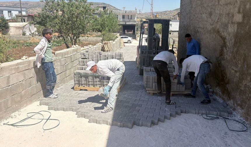 Pazarcık Ufacıklı 6 Bin Metrekarelik Kilit Parke ile Modernize Ediliyor