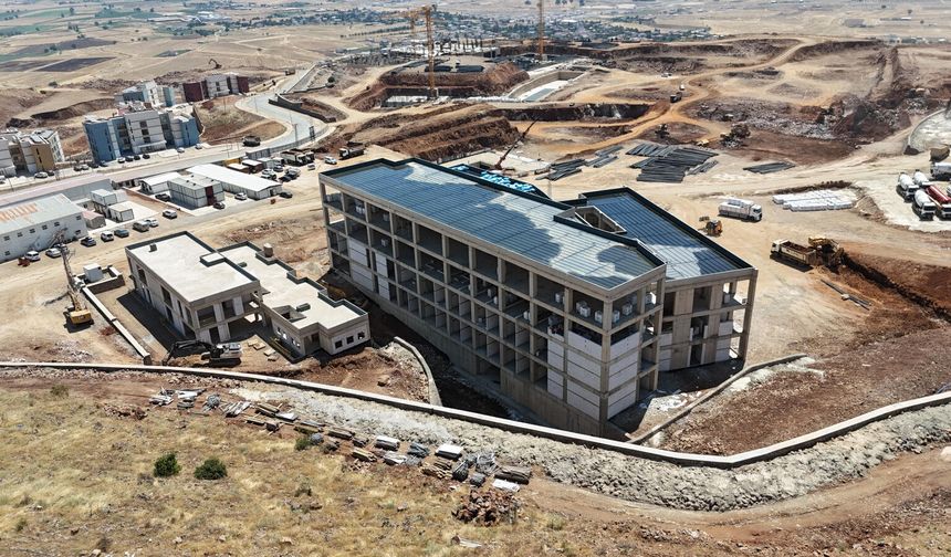 Önsen’de Yapımı Süren 1000 Yataklı Devlet Hastanesinde Çalışmalar Tüm Hızıyla Sürüyor