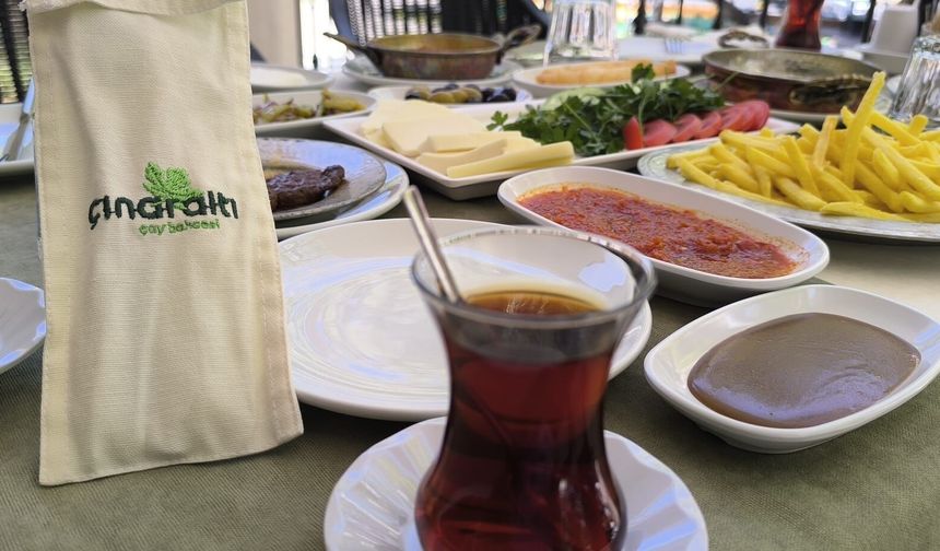 Şehrin Yeni Gözdesi Çınaraltı Çay Bahçesi Kapılarını Açtı