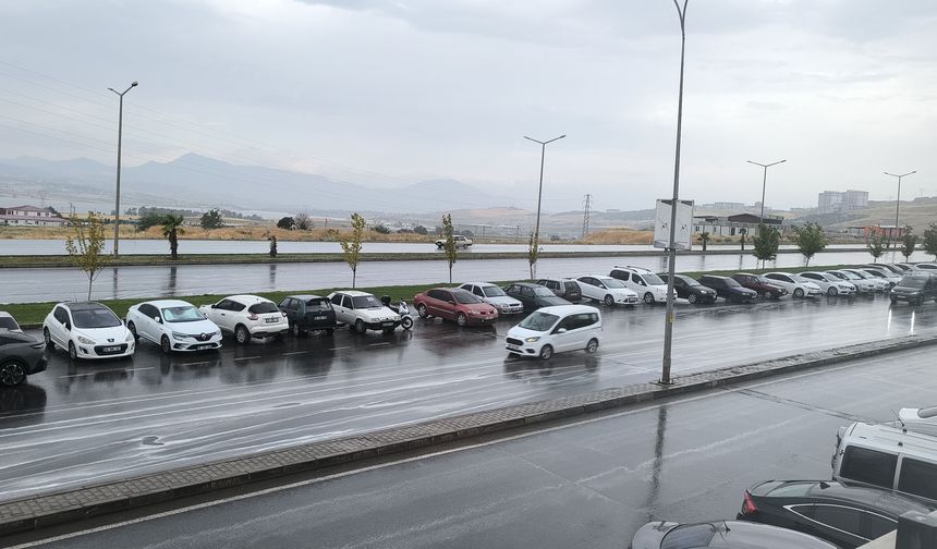 Kahramanmaraş'ta Kavurucu Sıcaklara Kısa Bi Mola: Beklenen Yağış Geldi!