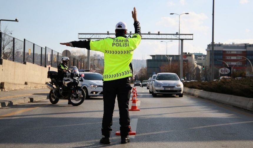 Sürücüler Artık Araçtan İnemiyor! Yeni Trafik Kanunu Şiddet Olaylarını Yüzde 50 Oranında Azalttı