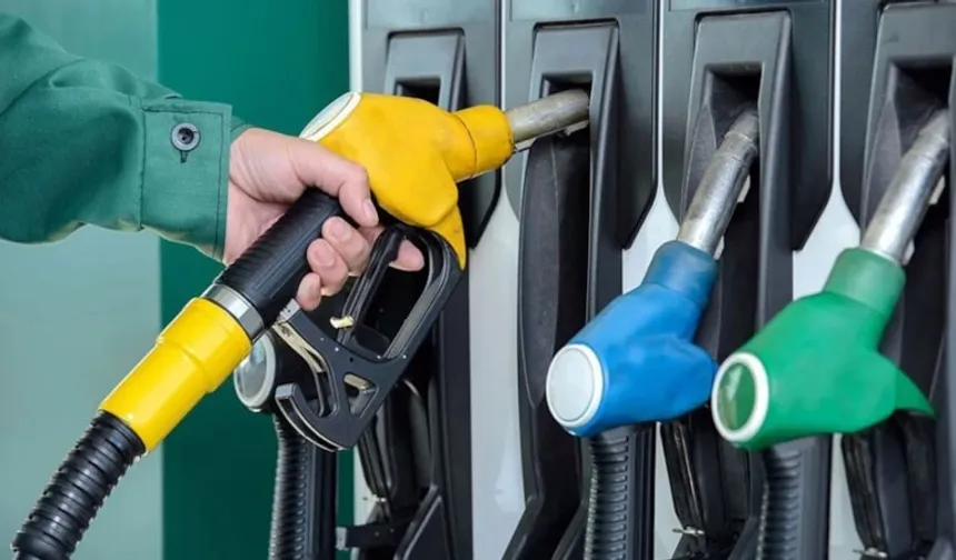 Motorine Büyük Zam Geliyor: Litre Fiyatına Gece Yarısı 2,92 Lira Artış Bekleniyor!