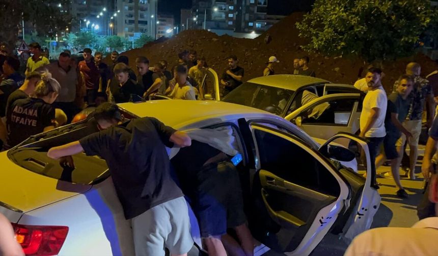 Adana'da Zincirleme Trafik Kazası! Üç Otomobil Çarpıştı: 7 Yaralı