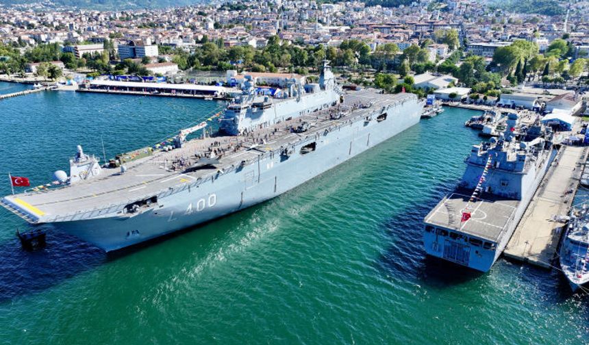 TCG Anadolu Ziyaretçi Akınına Uğradı: TEKNOFEST Mavi Vatan'da Büyük Gurur!