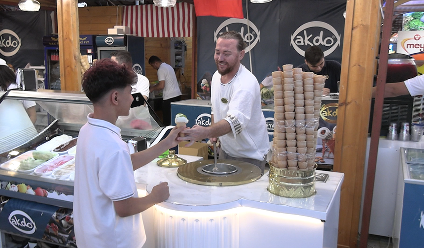 Ağustos Fuarı'nda en tatlı durak Akdo oldu
