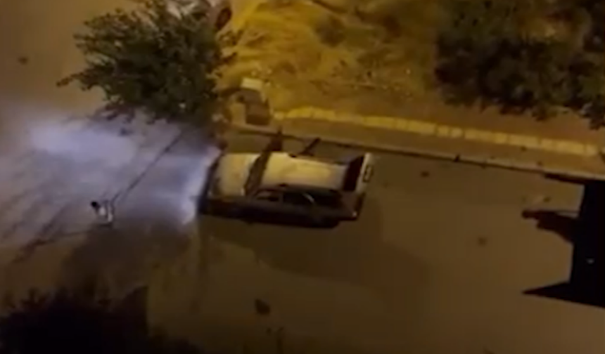 Gece Vakti Yüksek Sesle Müzik Açan Otomobil Mahalleliyi Ayağa Kaldırdı