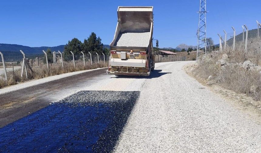 Andırın’da Ulaşım Konforu Artıyor: Altınyayla - Akgümüş Yolu Asfaltlanıyor!