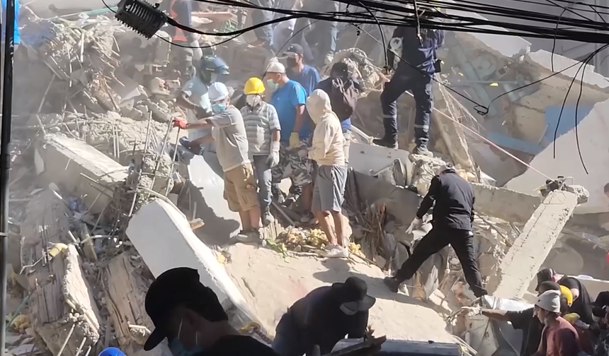 Kolombiya’da 7,4 Büyüklüğündeki Depremde Can Kaybı 132’ye Yükseldi!