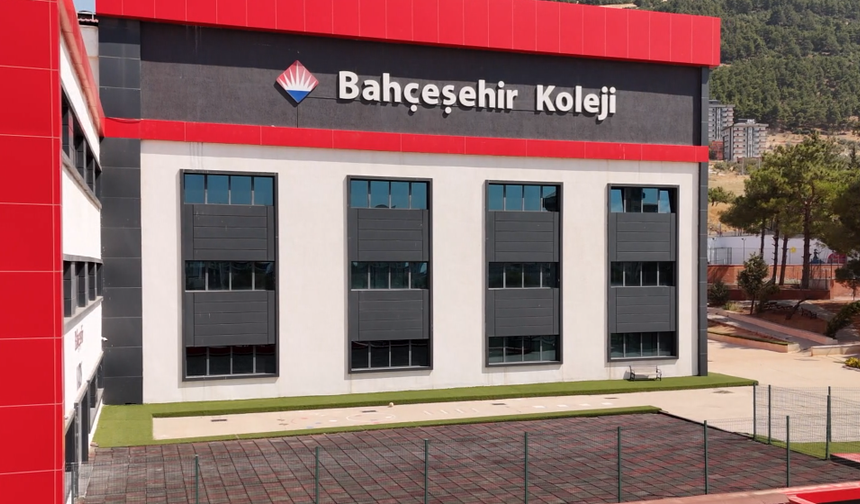 Bahçeşehir Koleji YKS Tercihleri İçin Online Toplantıya Tüm Öğrenci ve Velileri Davet Etti