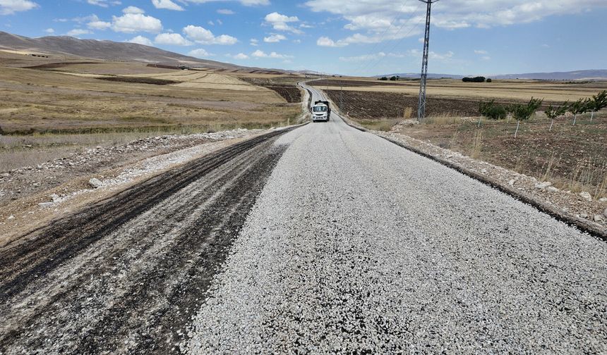 Elbistan Kırsalında Ulaşım Konfora Kavuşuyor: 10 Kilometrelik Yol Yenileniyor