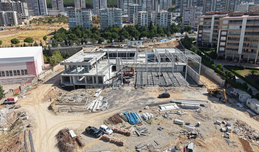 Gençlik ve Spor Merkezi'nde Çalışmalar Tüm Hızıyla Sürüyor