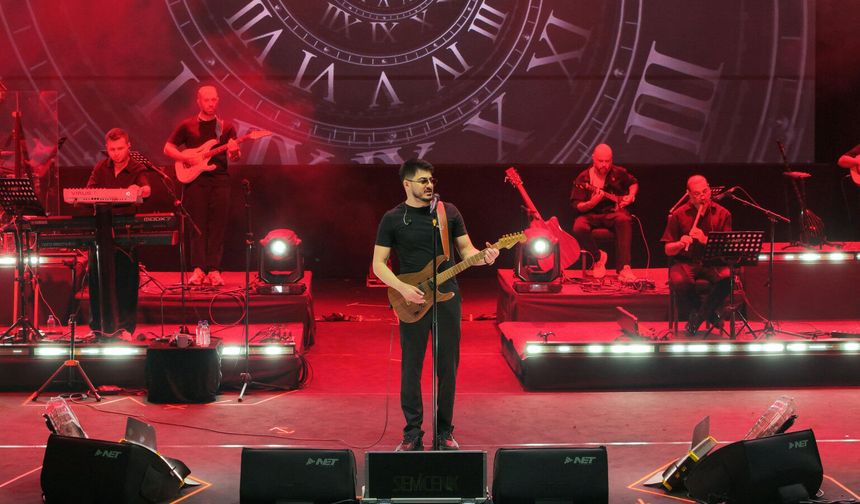 Kahramanmaraş’ta Yer Yerinden Oynadı: Semicenk Konserinde Tarihi Rekor!