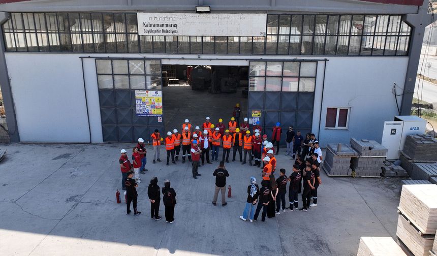 Kahramanmaraş Büyükşehir Belediyesi'nden Gerçeği Aratmayan Yangın ve Kurtarma Tatbikatı!