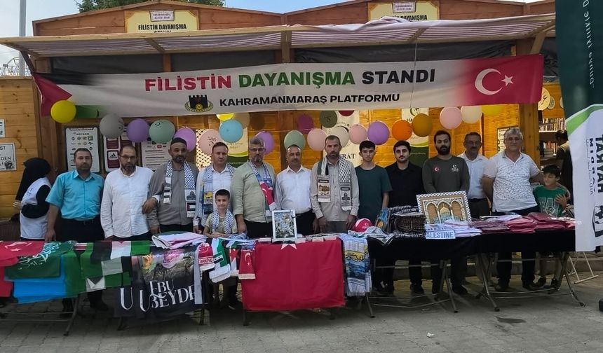 Ağustos Fuarı’nda Anlamlı Buluşma: Filistin Dayanışma Standı Yoğun İlgi Görüyor