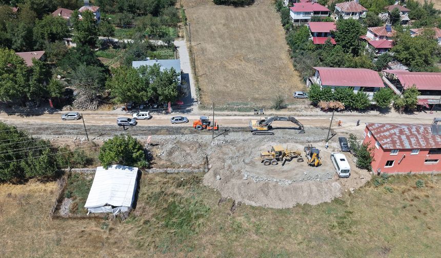 Andırın’da Bir Grup Yolunun Daha Konforu Artırılıyor