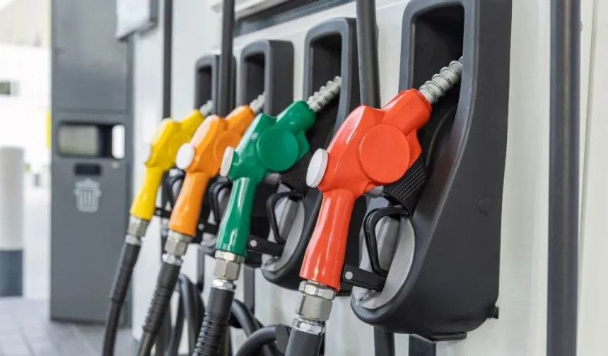 Motorin Litre Fiyatına 6 Lira 62 Kuruşluk Rekor Zam! 100 Liraya Dayandı