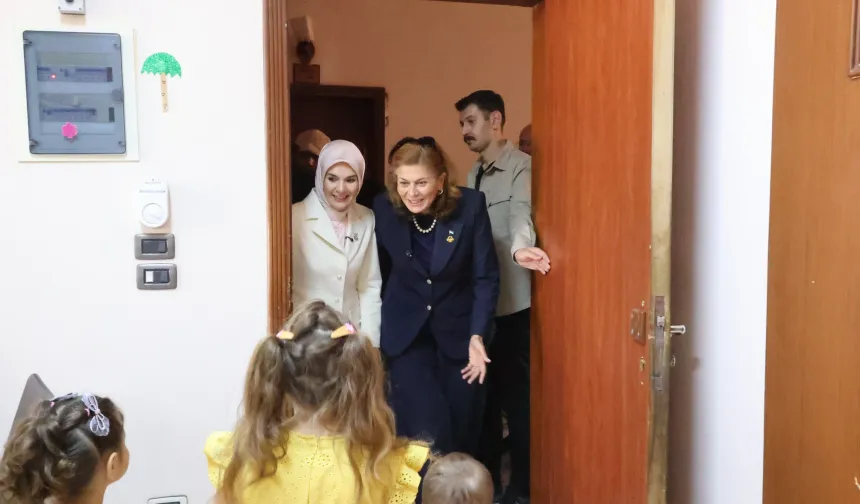 Bakan Göktaş Şam'da 7 Suriyeli Çocuğu Yakınlarıyla Buluşturdu