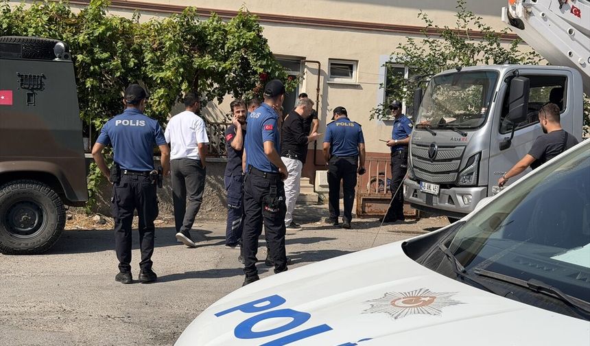 Kahramanmaraş'ta Korku Dolu Anlar: Annesini, Eşini ve Çocuğunu Rehin Aldı!