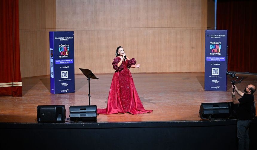 Kahramanmaraş'ta Sanat Rüzgarı: "Ozanların İzinde" Gösterisi Büyük Beğeni Topladı