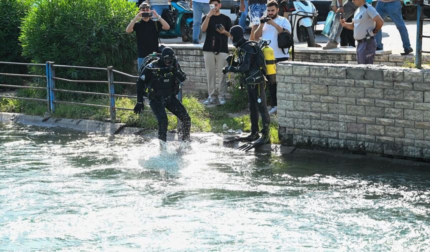 Adana'da Sulama Kanalına Düşen Kişi Akıntıya Kapılarak Kayboldu!