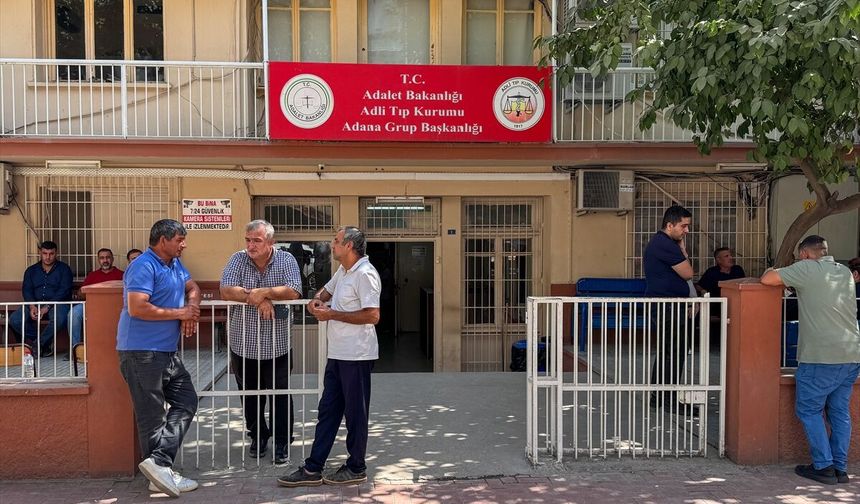 Adana'da Katledilen Kezban K. Son Yolculuğuna Uğurlandı: Oğlunun Tedavisi Sürüyor