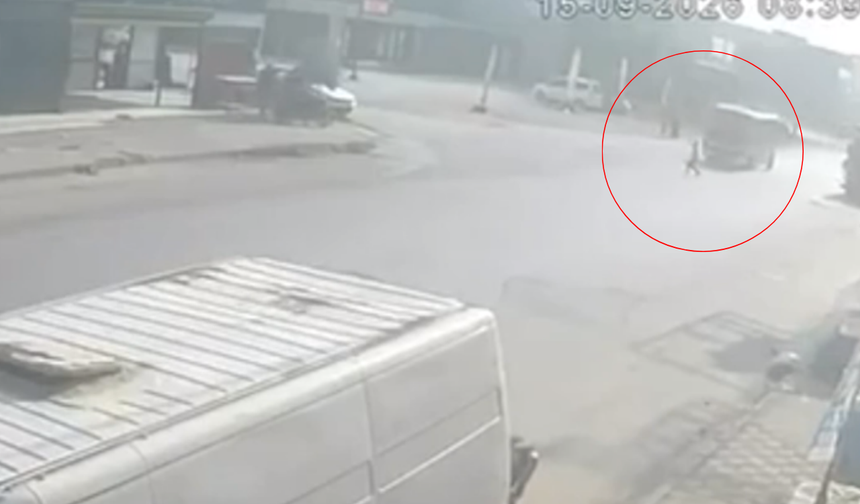 Adana'da Yürekleri Ağza Getiren Kaza: Minibüsün Çarptığı 12 Yaşındaki Çocuk Yaralandı!