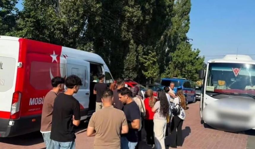 81 İlde Dev Düzensiz Göç Operasyonu: 19 Organizatör ve 230 Düzensiz Göçmen Yakalandı!