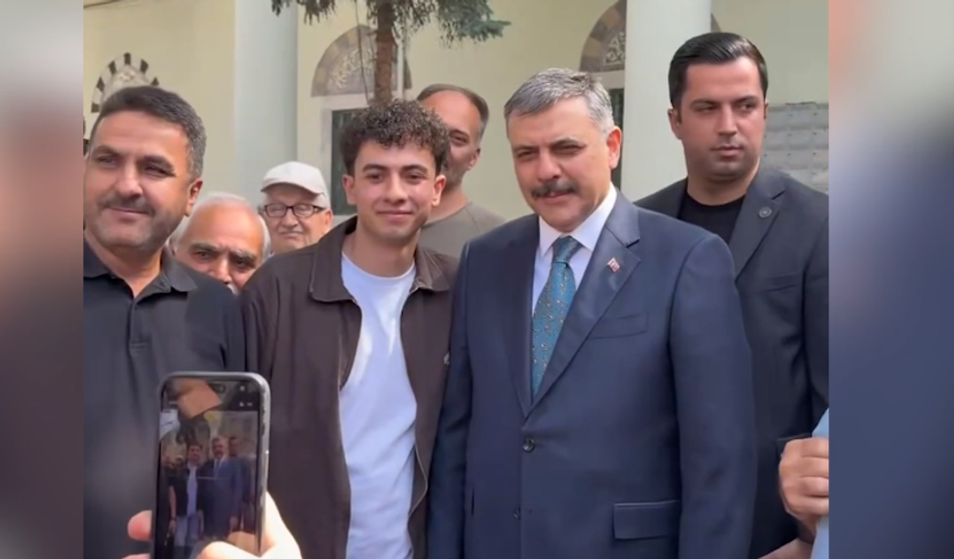 Bakan Çiftçi, Öğrencilik Yıllarının Geçtiği Sokaklarda Eski Hatıralarını Yad Etti