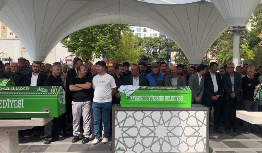 Babasının Kucağında Başına Taş Düşen 3 Yaşındaki Minik Kağan Toprağa Verildi