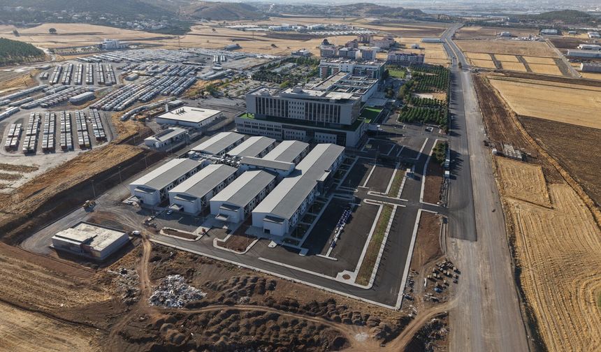 Necip Fazıl Şehir Hastanesi ve Ferhuş Kompleksi Çevresi Asfaltlandı!