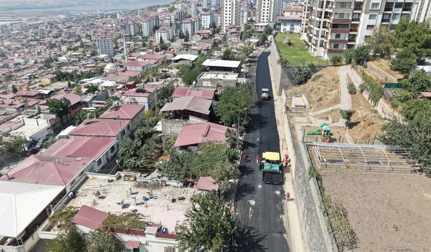 Büyükşehir Belediyesi'nden Ulaşım Atağı: Kâtip Çelebi Caddesi Sıcak Asfaltla Yenileniyor!