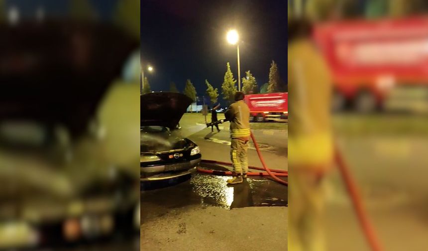 Seyir halindeki otomobil bir anda alev aldı