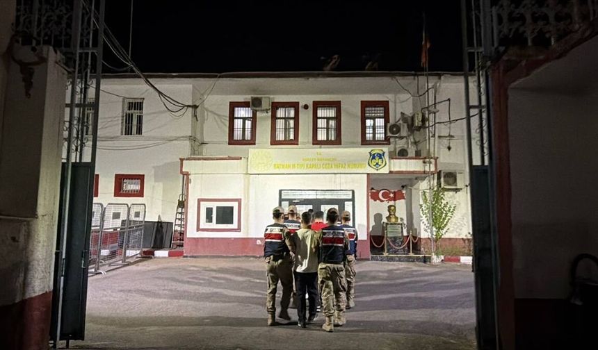 Siirt merkezli 'Sokaklar Güvende' operasyonunda yakalanan 7 şüpheli tutuklandı