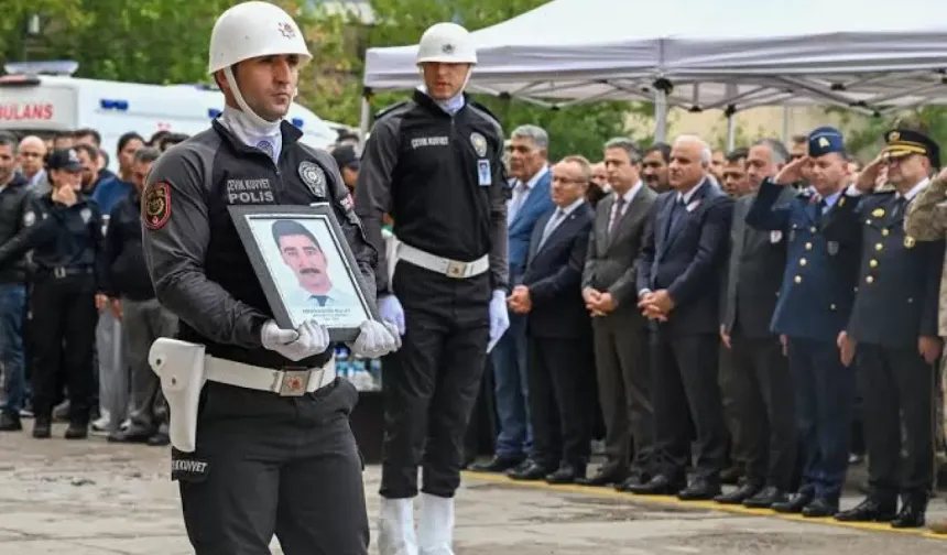 Diyarbakır'da kalp krizi sonucu yaşamını yitiren polis için tören düzenlendi