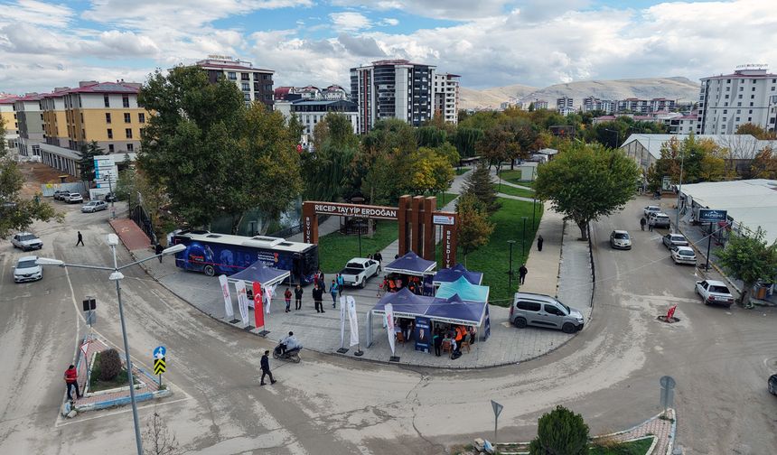 Kahramanmaraş’ta "Bilim Otobüsü" Elbistanlı Gençlerle Buluştu! Eğlenceli Keşif Başladı