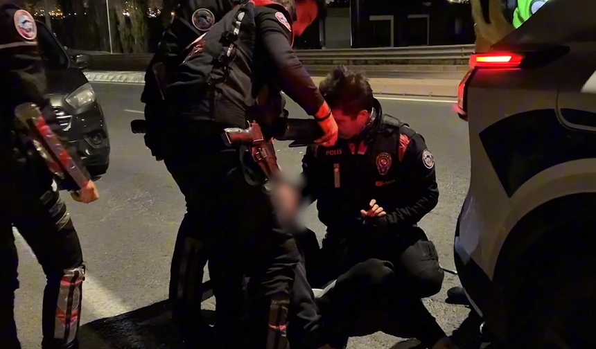 Polisin "Dur" İhtarına Uymadı, Yakalanınca "Dershane Param Gidecek" Diyerek Gözyaşlarına Boğuldu!