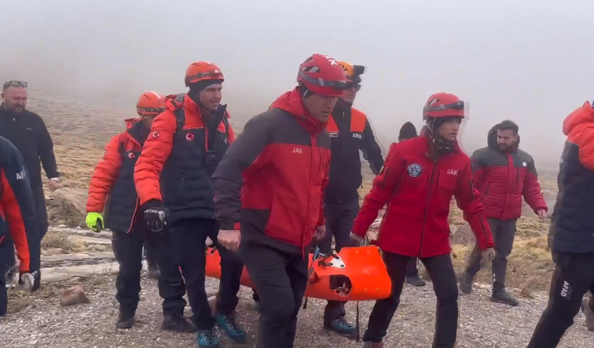 Erciyes Dağı'nda 3 Bin 400 Metreden Düşen Dağcı Hayatını Kaybetti