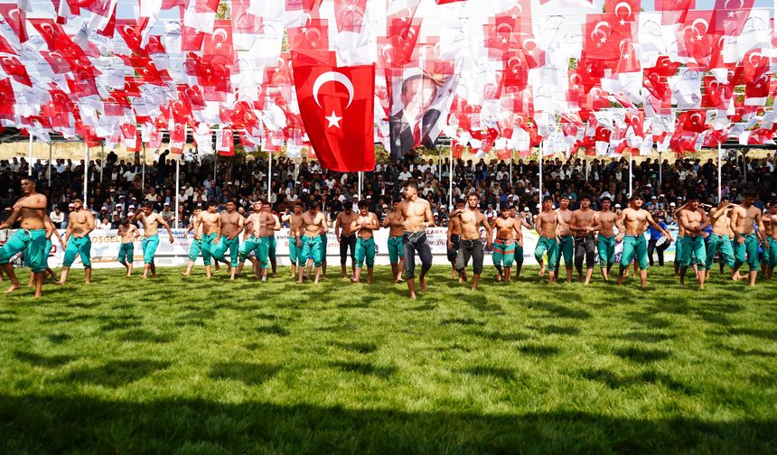Bertiz’de Nefes Kesen Er Meydanı! 15. Kısa Şalvar Güreş Festivali’nde Başpehlivan Belli Oldu