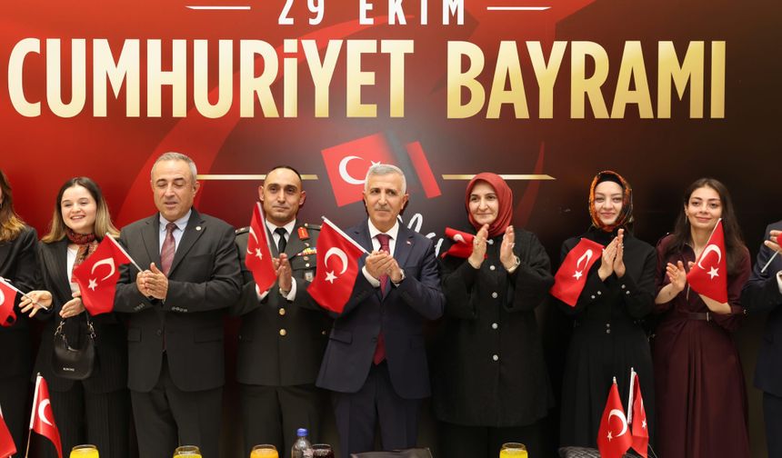 Kahramanmaraş’ta Görkemli Resepsiyon! Cumhuriyet’in 103. Yılı Coşkuyla Kutlandı