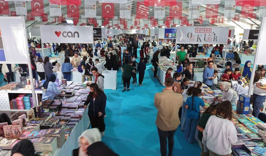 Kahramanmaraş Kitap Fuarı’nda 7. Gün Coşkusu! Yerel Kalemler Okurlarıyla Kucaklaştı