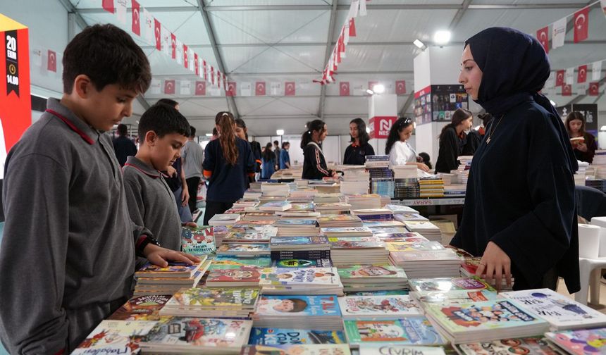 Okuma Alışkanlığı Erken Yaşta Başlıyor! Kahramanmaraş Büyükşehir’den Çocuklara Edebiyat Şöleni