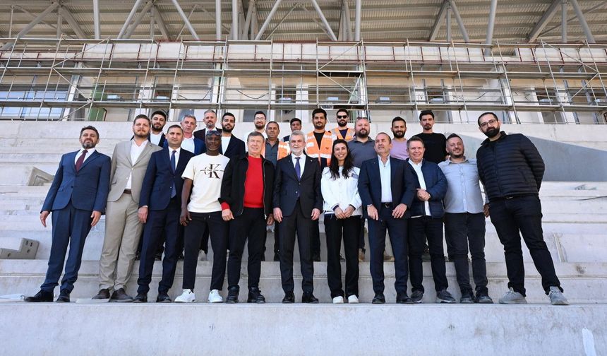 Kahramanmaraş'ın Yeni Stadyumu Futbolun Efsanelerinden Tam Not Aldı