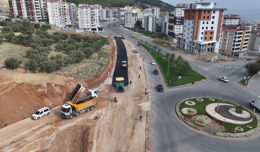 Kahramanmaraş Kuzey Çevre Yolu’nda Dev Ulaşım Hamlesi! Tömek Kavşağı’nda Asfalt Serimi Başladı