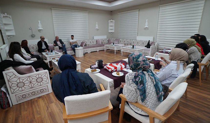 Gürcü ve Tunuslu Yazarlar Kahramanmaraş’ta Genç Kalemlerle Buluştu